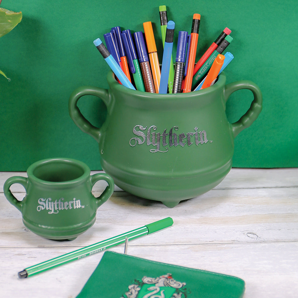 Köp Harry Potter Slytherin Monogram Mug - Concept Entertainment